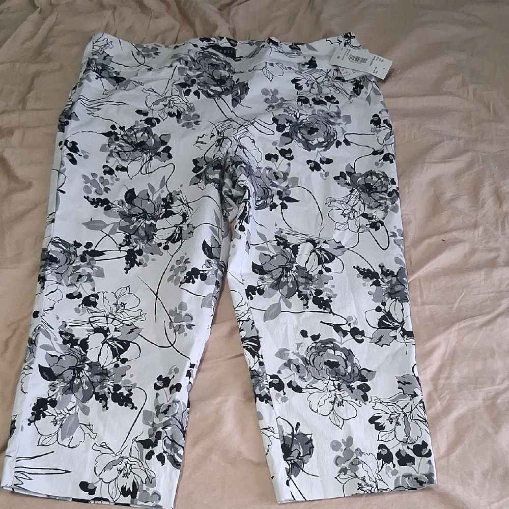 Floral Print Women's Capris